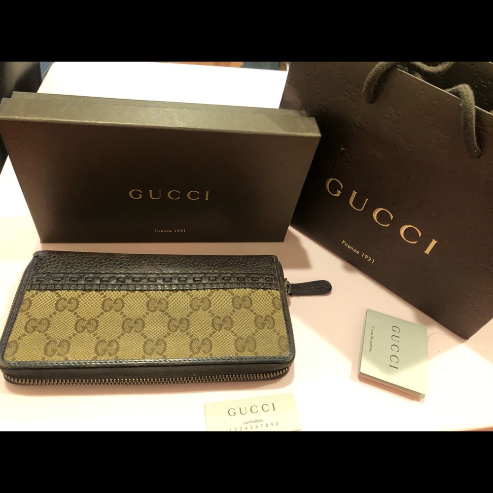 Gucci zip around wallet- 100% authentic
